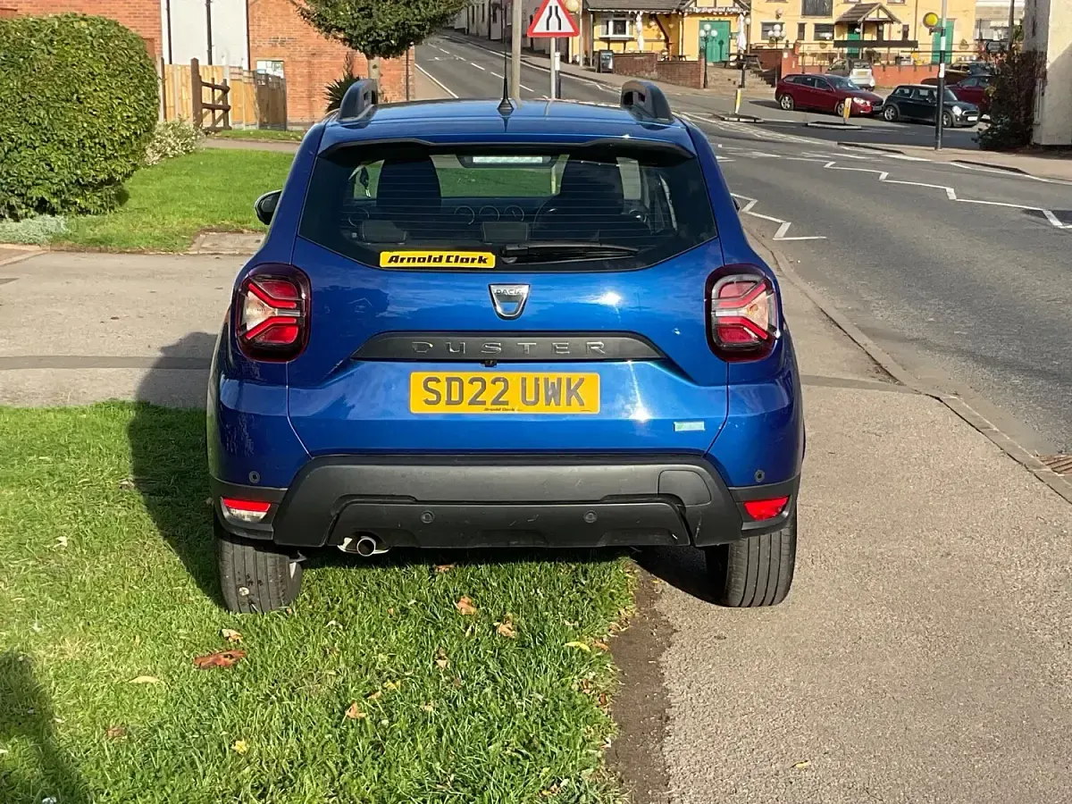 Used Dacia Duster Comfort 100 HP (73 kW) 2022 Blue SUV