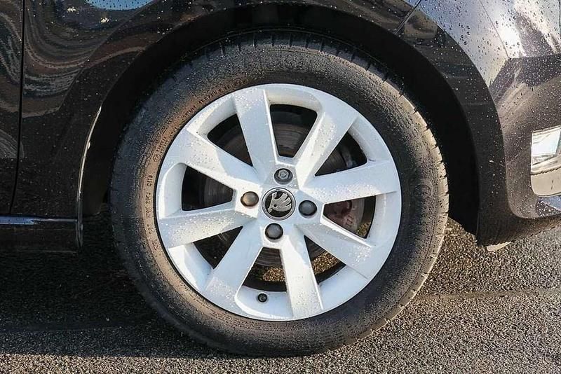 Used Skoda Citigo Colour Edition 58 HP (42 kW) 2019 Deep black pearlescent Hatchback