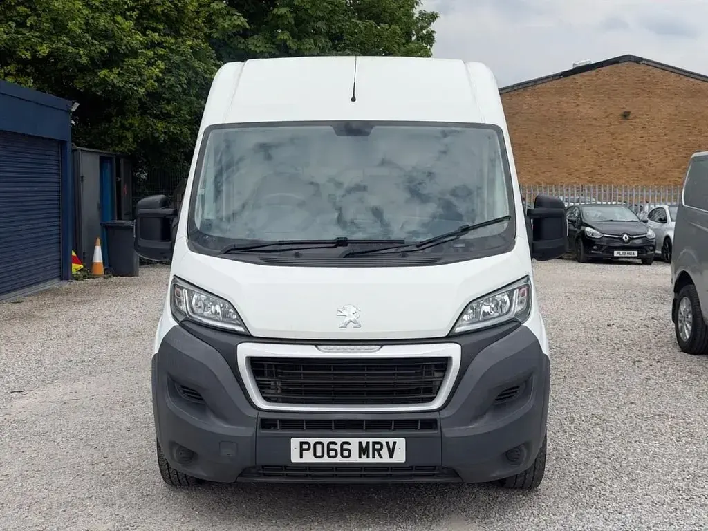 Usado Peugeot Boxer 130 HP (95 kW) 2016 Branco Van