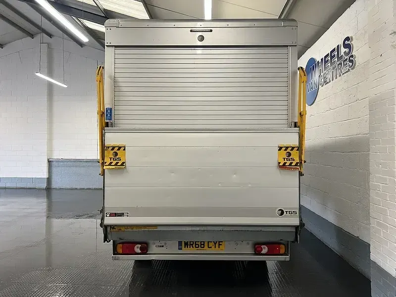 Used Vauxhall Movano 130 HP (95 kW) 2018 Silver MPV