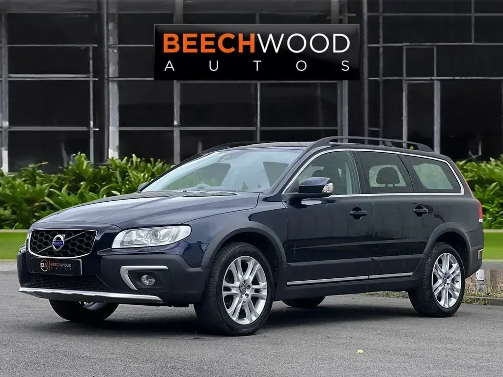 Used Volvo XC70 SE Lux 181 HP (133 kW) 2016 Blue Estate