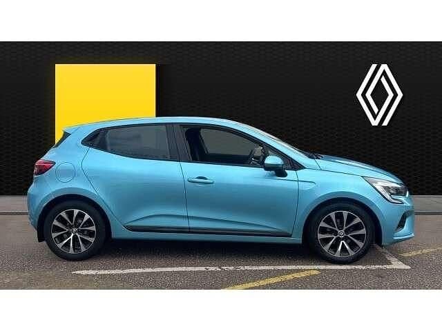 Used Renault Clio V Iconic 90 HP (66 kW) 2022 Blue Hatchback