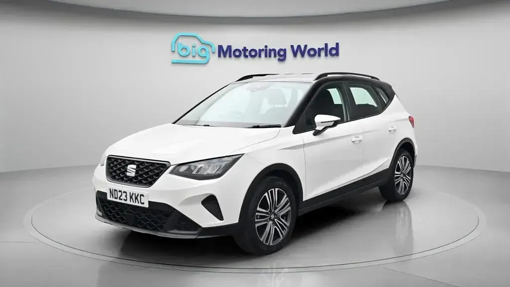 Used Seat Arona SE 95 HP (69 kW) 2023 White SUV