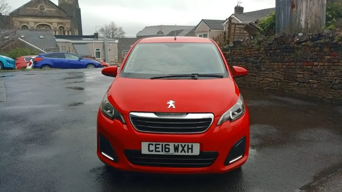Używany Peugeot 108 Active 68 KM (50 kW) 2016 Czerwony Hatchback