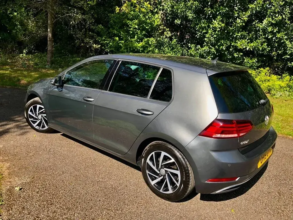 Używany VW Golf VII Match 150 KM (110 kW) 2019 Szary Hatchback