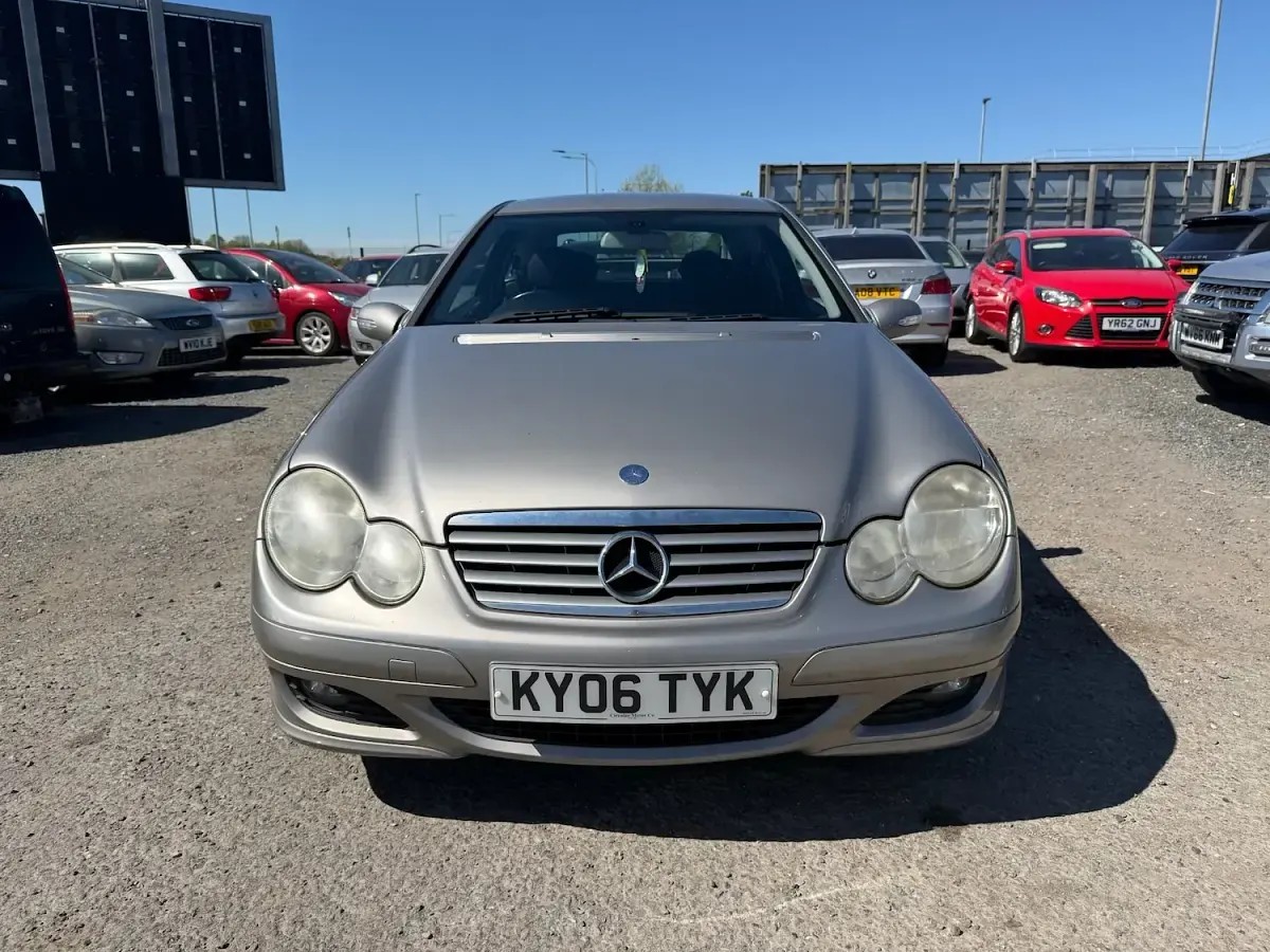 Used Mercedes C180 SE 143 HP (105 kW) 2006 Silver Coupe