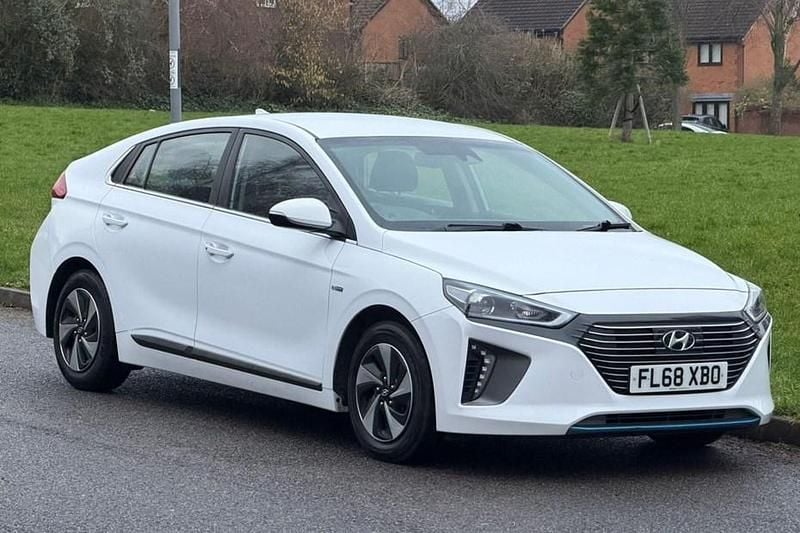 Used Hyundai Ioniq Premium 141 HP (103 kW) 2018 White Hatchback