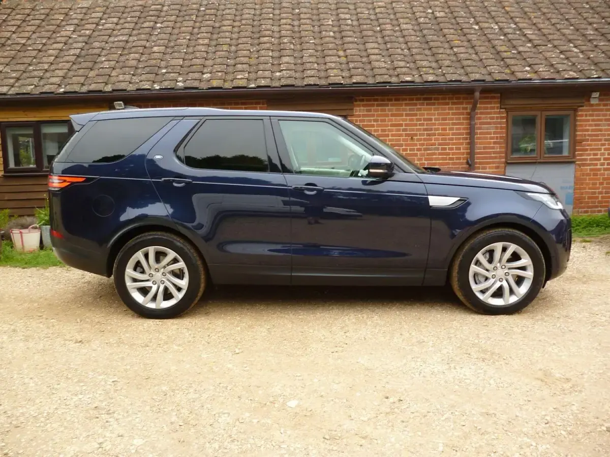 Used Land Rover Discovery 5 HSE 2018 Blue SUV