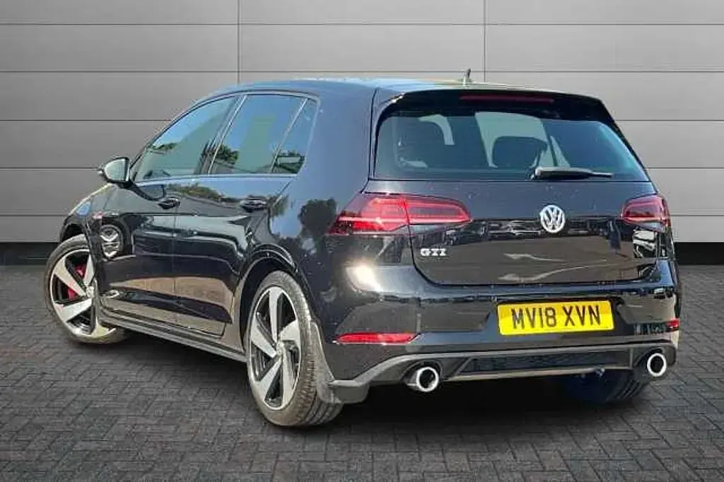 Used VW Golf VII GTI 230 HP (169 kW) 2018