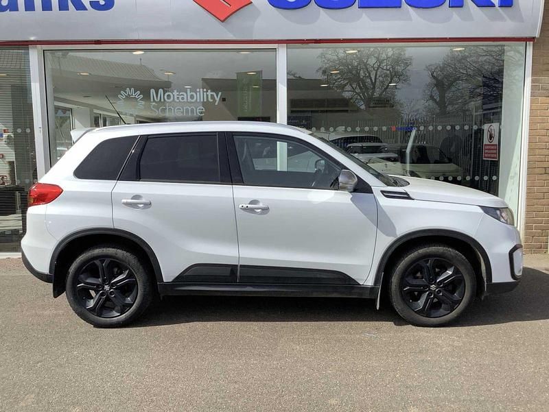 Used Suzuki Vitara 140 HP (102 kW) 2016 White SUV