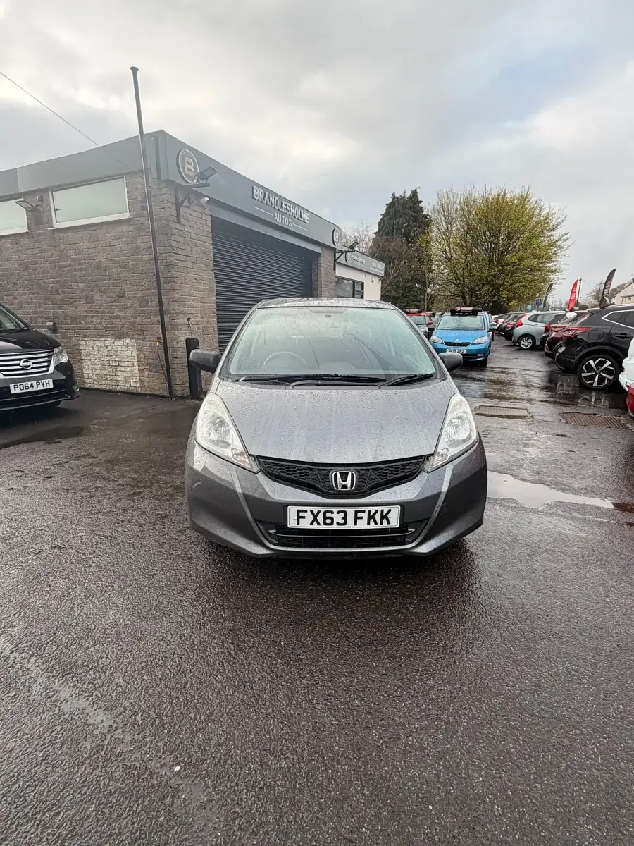 Used Honda Jazz S 90 HP (66 kW) 2013 Grey Hatchback