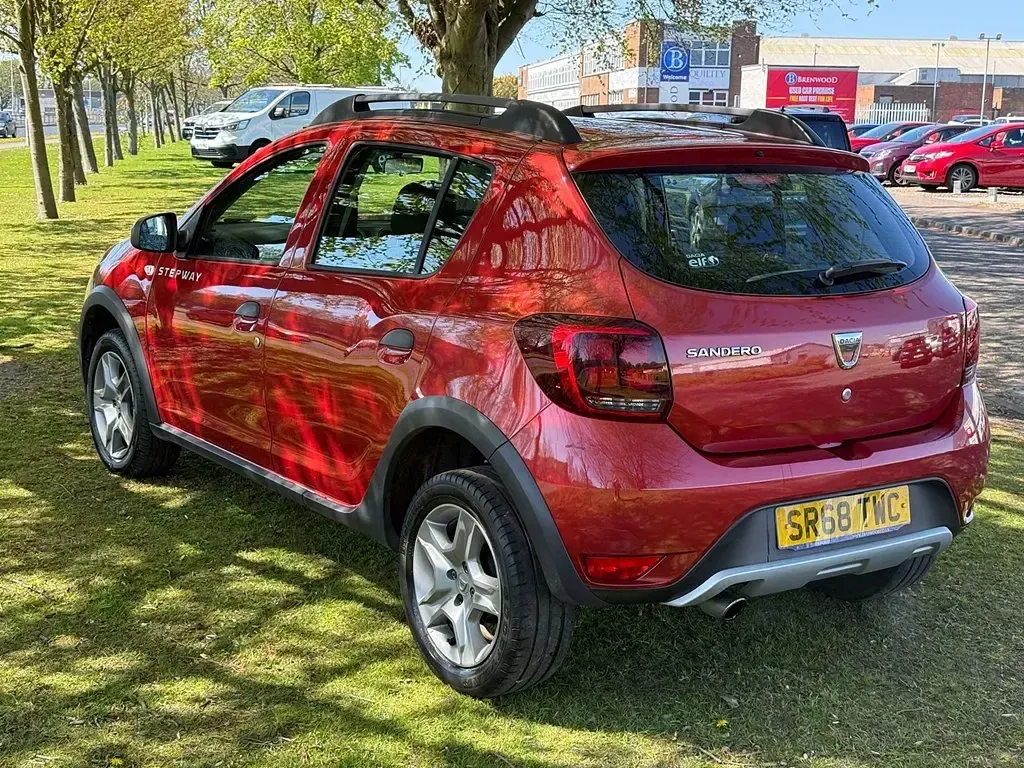 Gebraucht Dacia Sandero Essentiel 90 PS (66 kW) 2019 Rot Kleinwagen