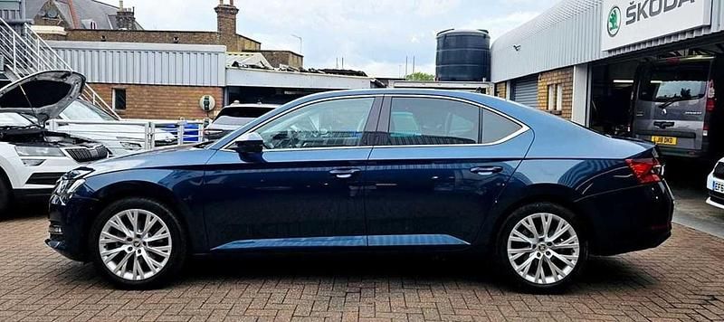 Used Skoda Superb SE L 150 HP (110 kW) 2023 Petrol blue metallic Hatchback