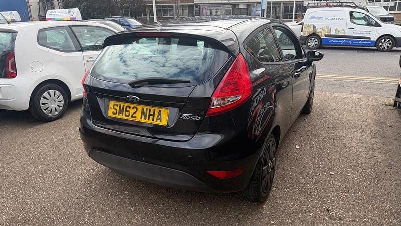 Usado Ford Fiesta 82 HP (60 kW) 2012 Preto Citadino