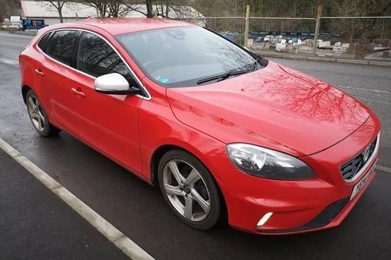 Used 2014 Volvo V40 R-Design Hatchback | £4,695 (Fair price) - Image 1/1