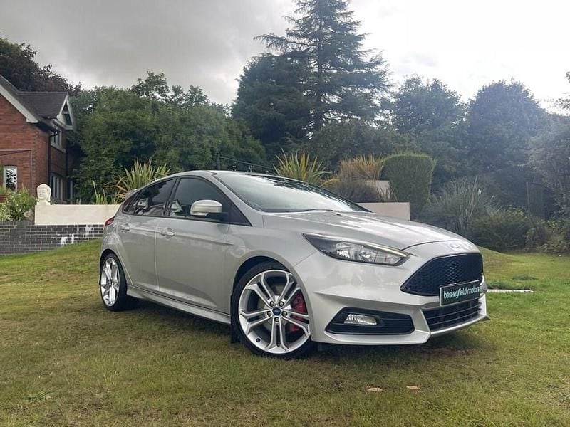 Silver Used 2016 Ford Focus ST Hatchback | £10,995 (Fair price) - Image 1/4