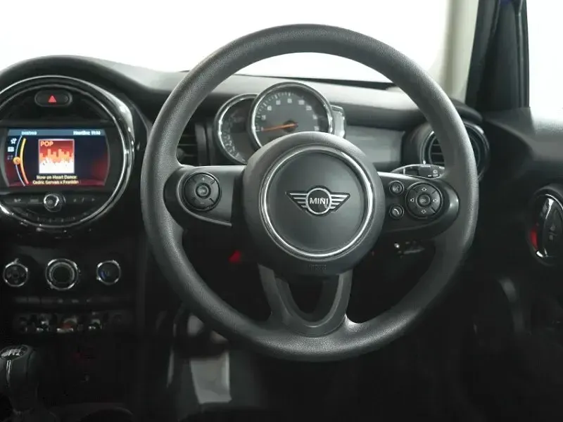 Used Mini Cooper Classic 136 HP (100 kW) 2019 Blue Hatchback