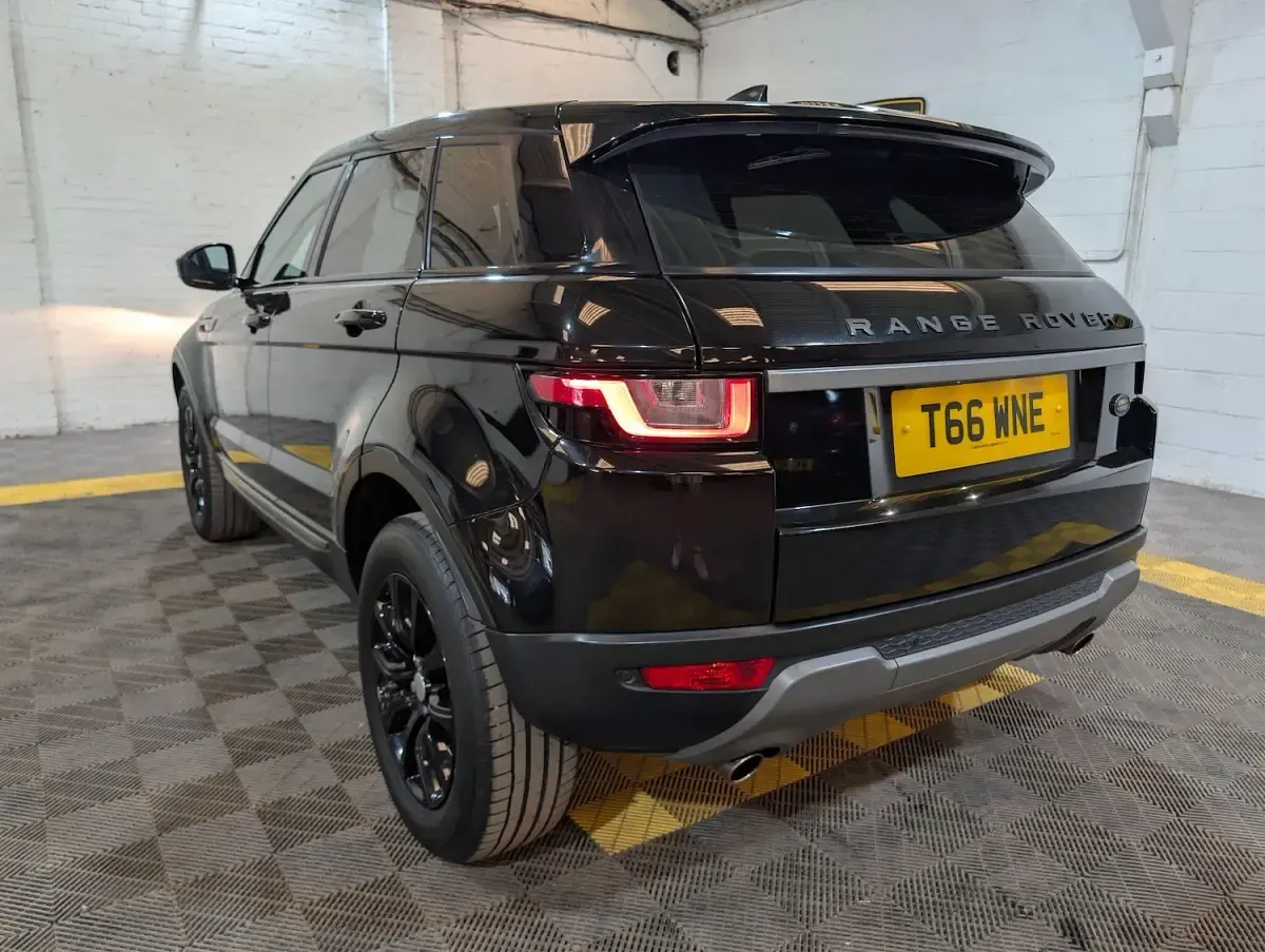 Used Land Rover Range Rover evoque SE 150 HP (110 kW) 2017 Black Estate