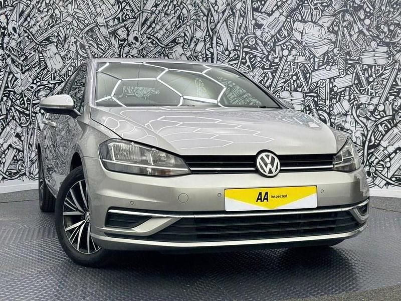 Used VW Golf VII SE 115 HP (84 kW) 2018 Silver Hatchback