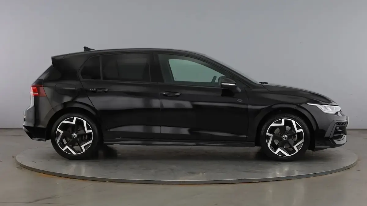 Used VW Golf VIII R-line 150 HP (110 kW) 2025 Grenadilla black Hatchback
