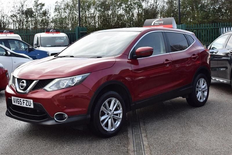 Used Nissan Qashqai Acenta Premium 2015 Red SUV