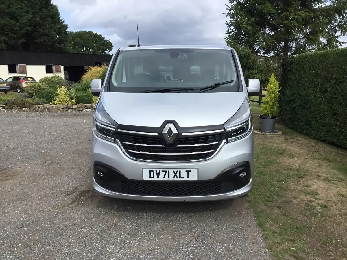 Used Renault Trafic 2021 Silver MPV