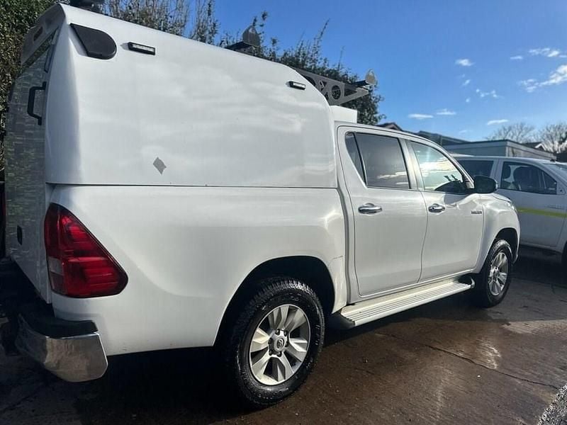 Used Toyota HiLux 150 HP (110 kW) 2019 White Pickup