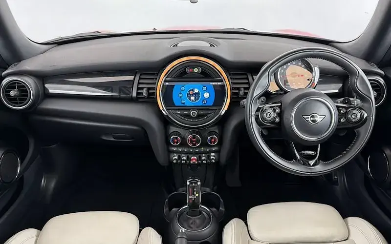 Used Mini Cooper S Exclusive 192 HP (141 kW) 2019 Red Hatchback