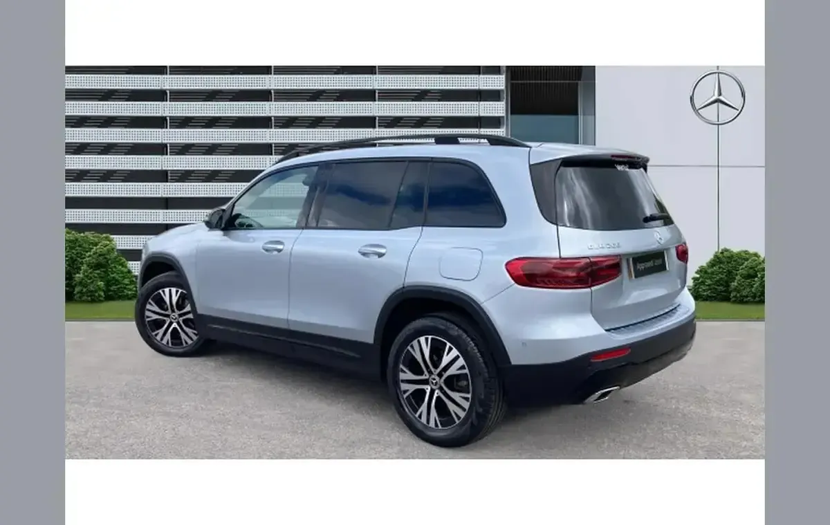 Begagnad Mercedes GLB200 Executive 161 HK (118 kW) 2025 Silver SUV