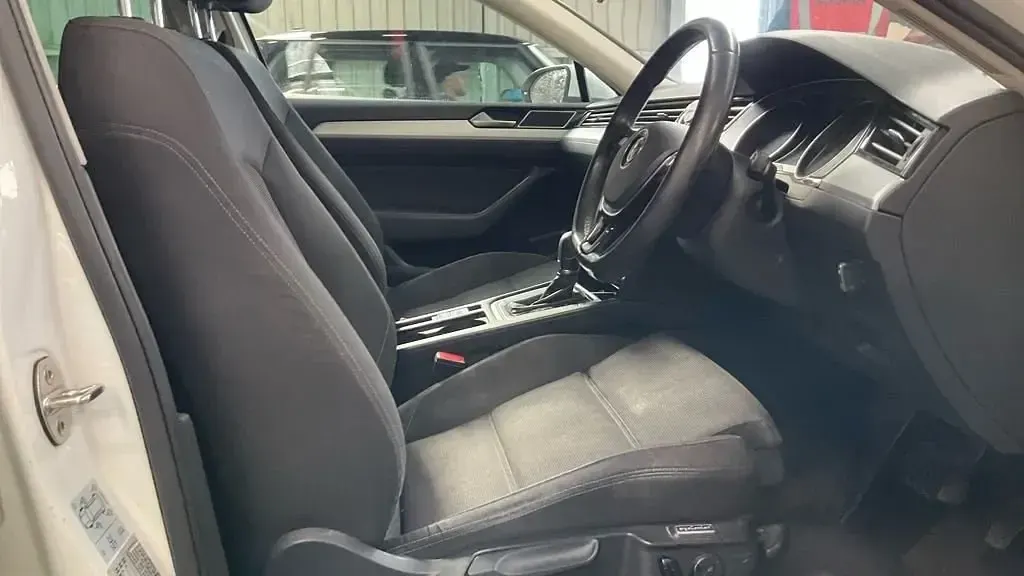 Begagnad VW Passat Business 190 HK (139 kW) 2016 Vit Kombi