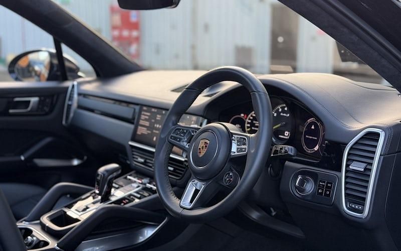 Used Porsche Cayenne Turbo E-Hybrid 680 HP (500 kW) 2022 SUV