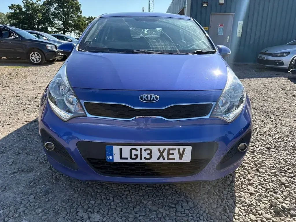 Used Kia Rio 89 HP (65 kW) 2013 Blue Hatchback