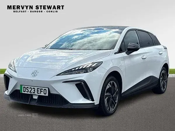 Used MG MG4 EV Trophy 150 kW (204 HP) 2023 White Hatchback