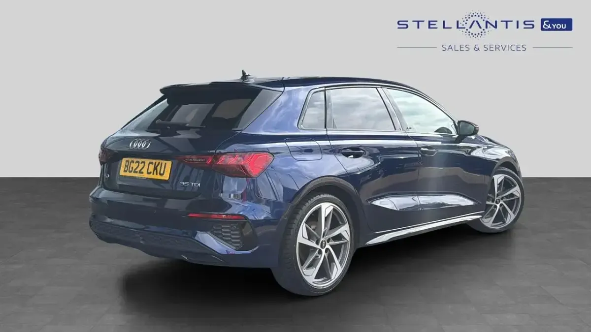 Used Audi A3 Sportback Design 150 HP (110 kW) 2022 Blue Hatchback