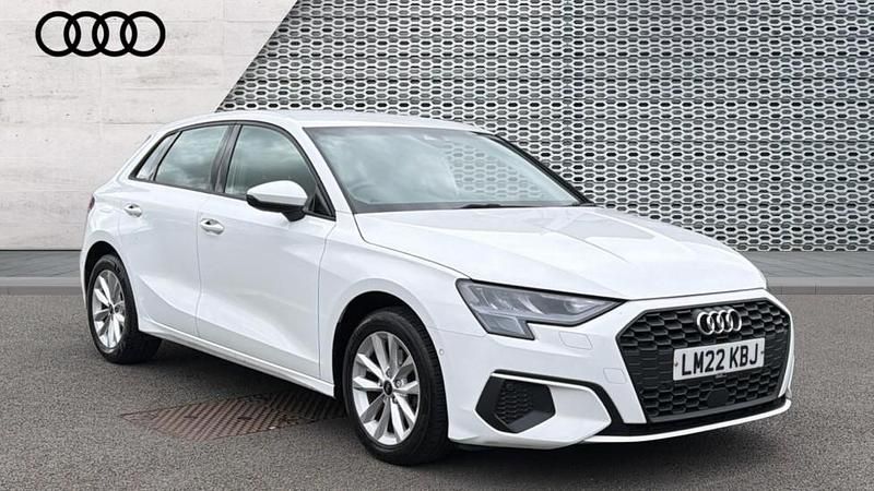 Used Audi A3 Comfort 110 HP (80 kW) 2022 White Sedan