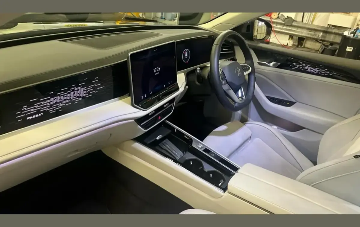 Used VW Passat Elegance 267 HP (196 kW) 2025 Grey Estate