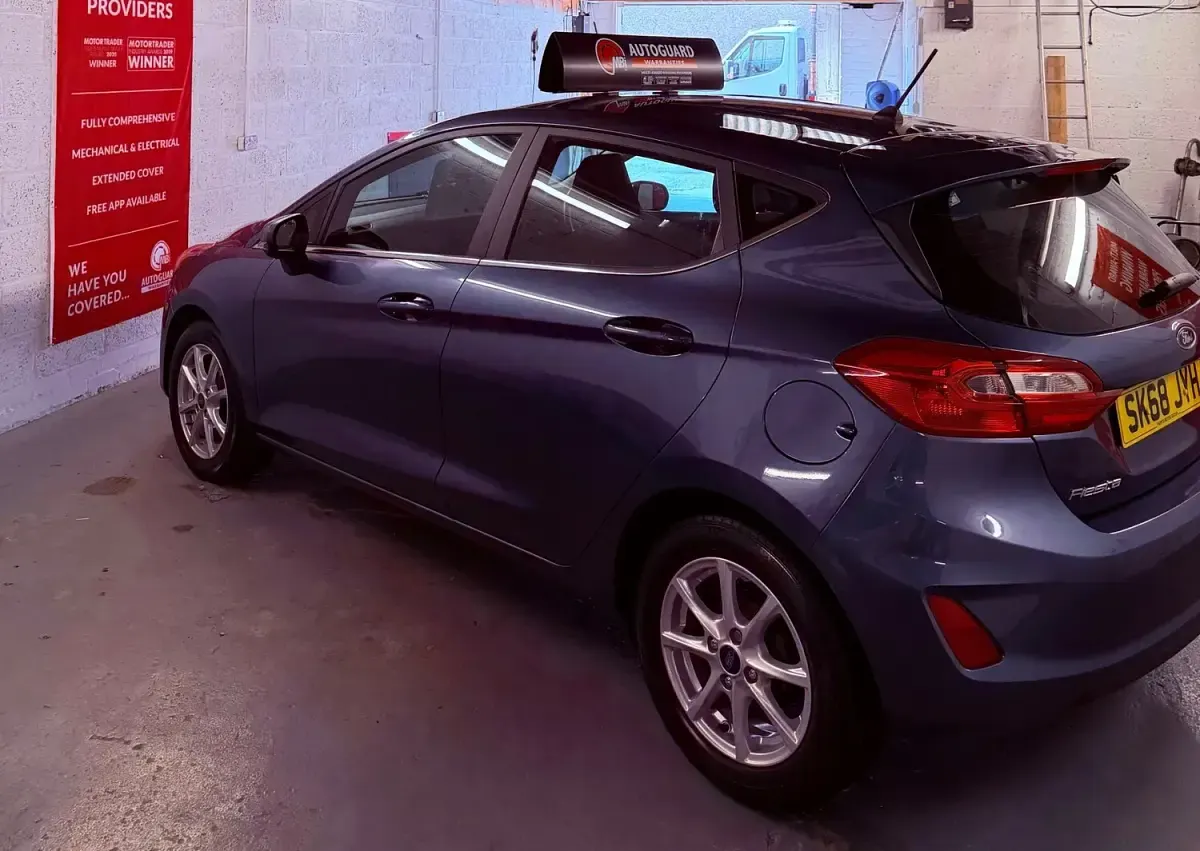 Used Ford Fiesta Zetec 70 HP (51 kW) 2018 Blue Hatchback
