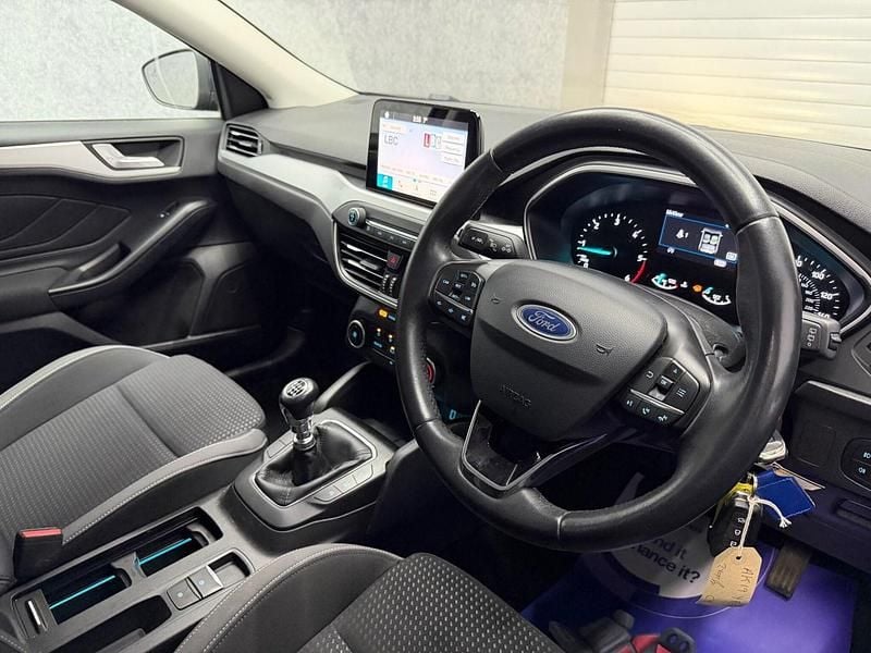 Used Ford Focus Zetec 95 HP (69 kW) 2019 Blue Hatchback
