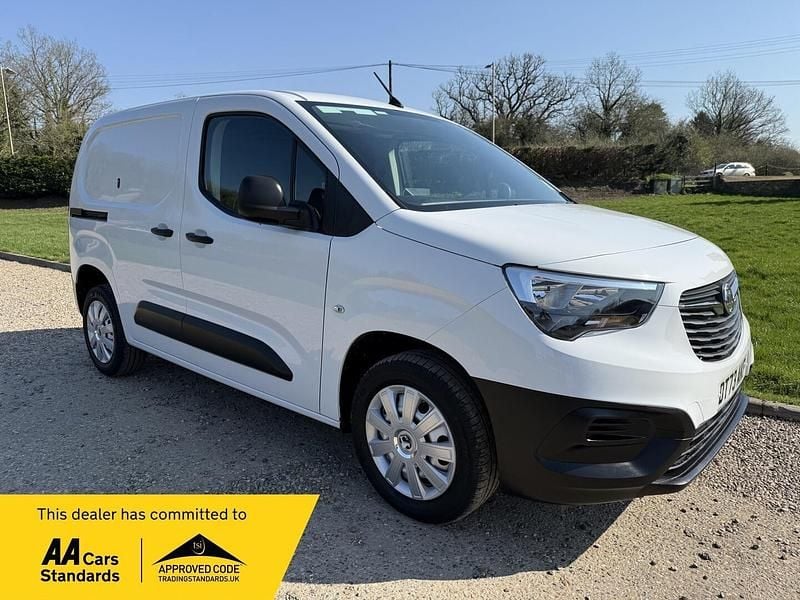 Used Vauxhall Combo 100 HP (73 kW) 2023 White MPV