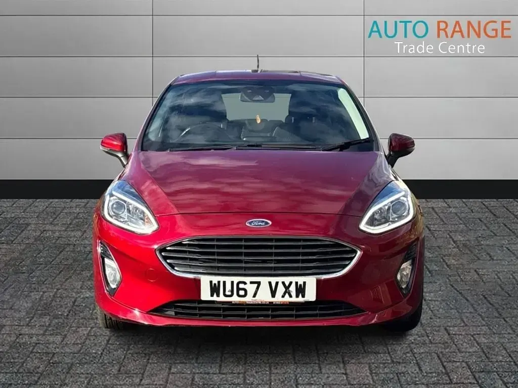 Used Ford Fiesta Zetec 85 HP (62 kW) 2017 Red Hatchback