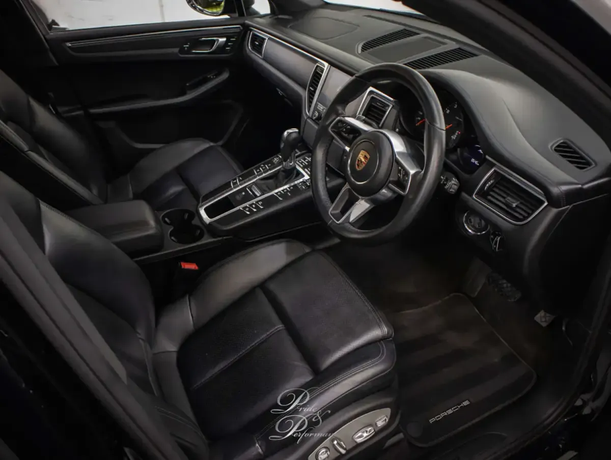Begagnad Porsche Macan 252 HK (185 kW) 2017 Svart SUV