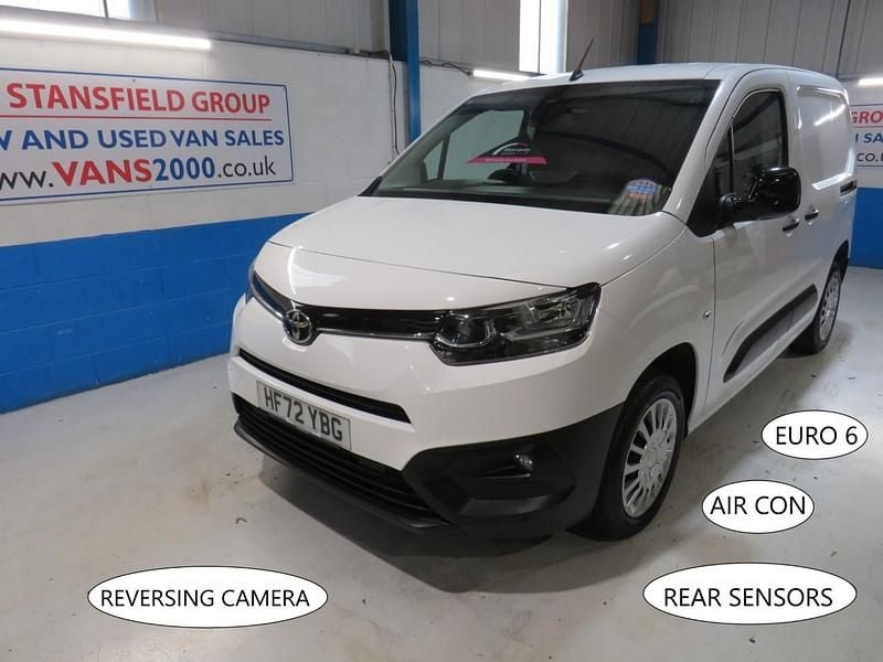 Used Toyota Proace 101 HP (74 kW) 2022 White MPV