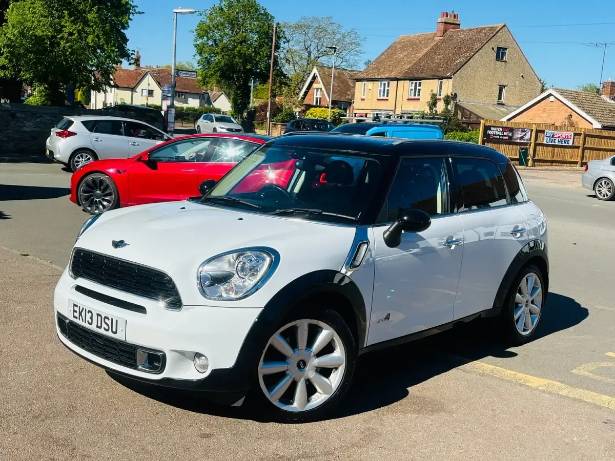 Used Mini Cooper S 2013 White Hatchback