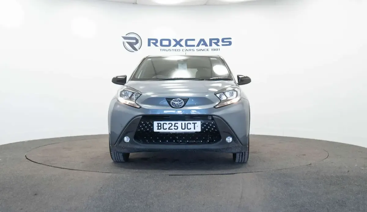 Used Toyota Aygo X 72 HP (52 kW) 2025 Grey SUV