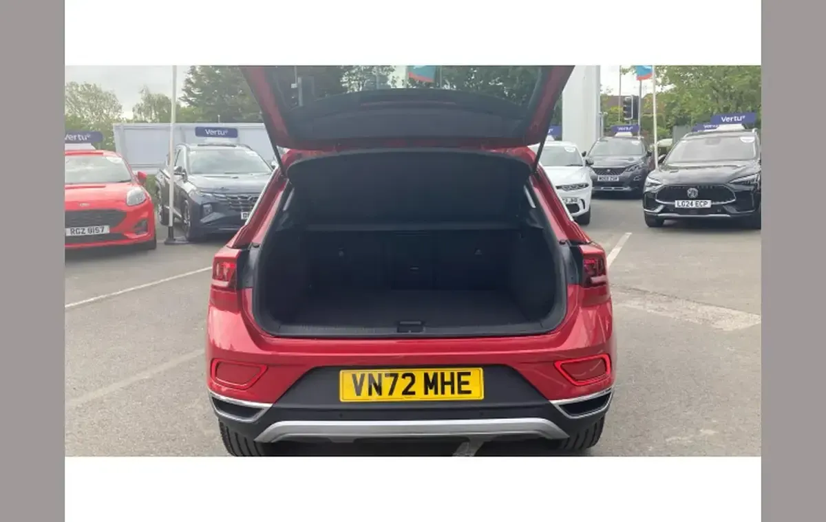 Used VW T-Roc Style 150 HP (110 kW) 2023 Red SUV