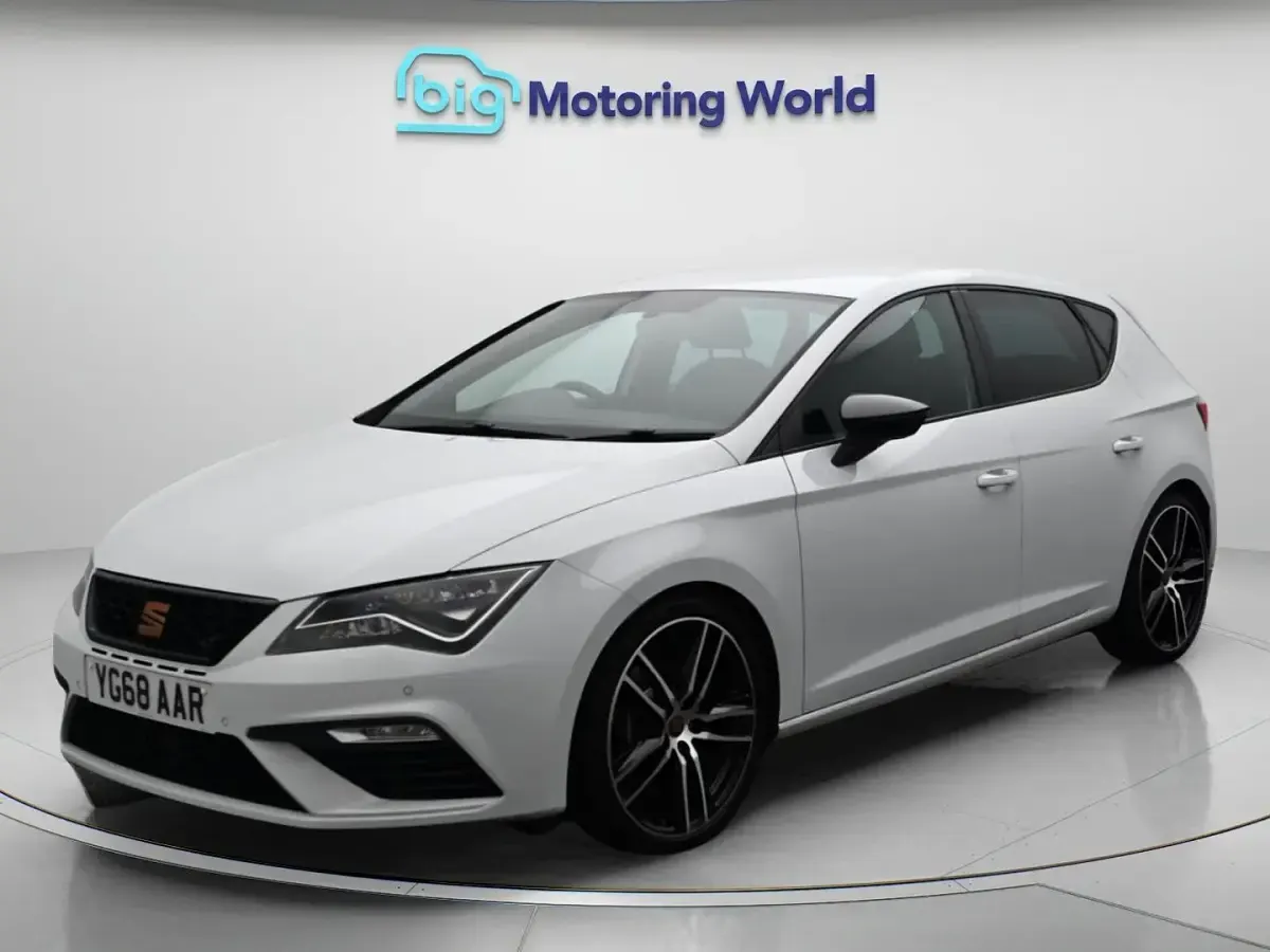 Used Seat Leon Cupra 290 290 HP (213 kW) 2019 White Hatchback