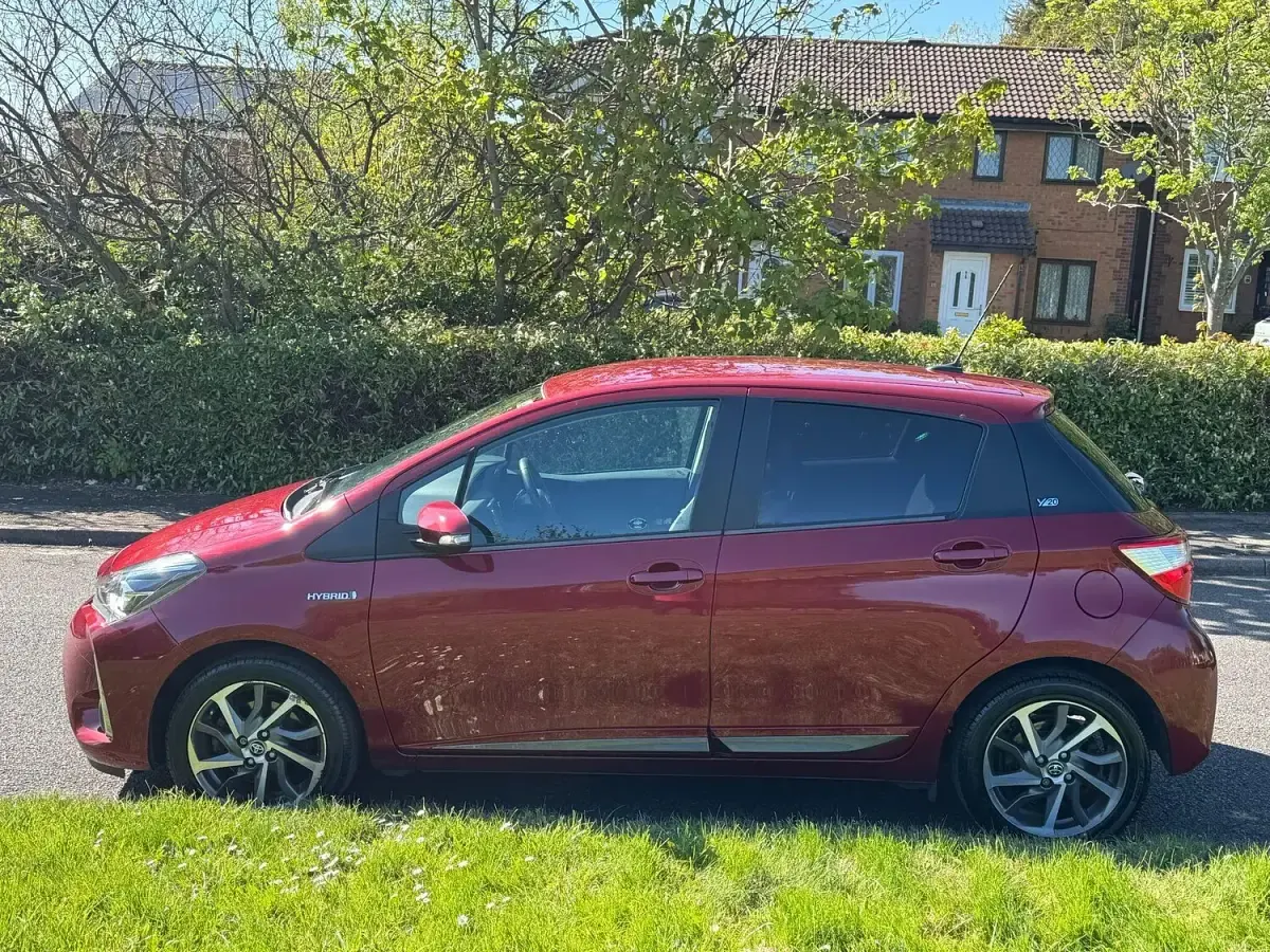Used Toyota Yaris 91 HP (66 kW) 2020 Red Hatchback