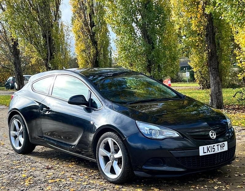 Black Used 2015 Vauxhall Astra GTC Sport Hatchback | £2,850 (Good price) - Image 1/2