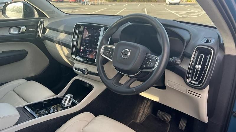 Used Volvo XC40 Ultimate 197 HP (144 kW) 2022 Blue SUV