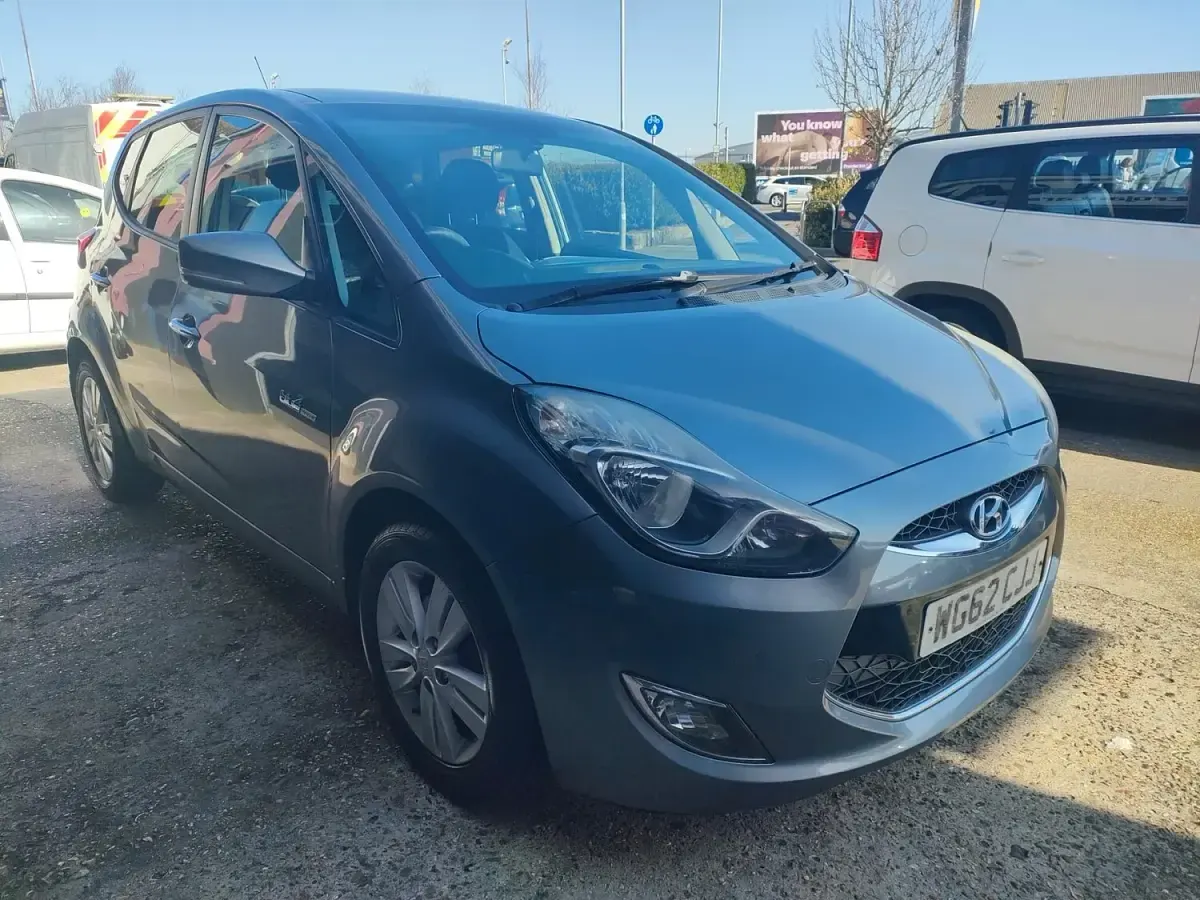 Used Hyundai ix20 Style 115 HP (84 kW) 2012 Grey Hatchback